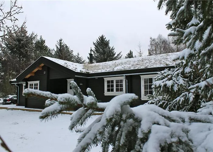 Stunning In With 2 Bedrooms And Wifi *